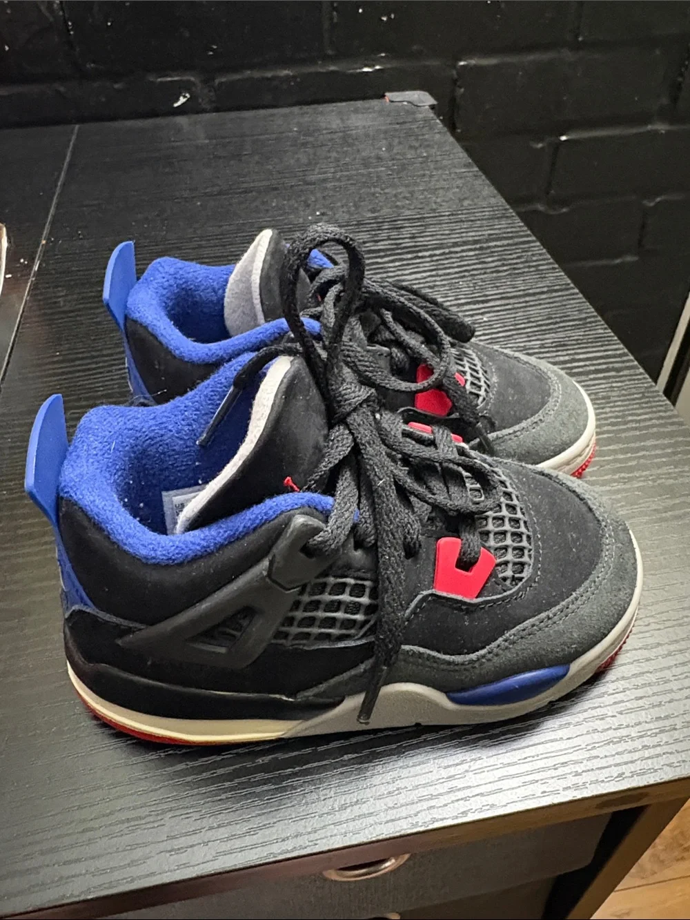 Jordan retro 4 sneakers size 9c